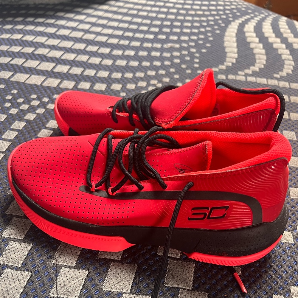 Steph Curry UA basketball shoes